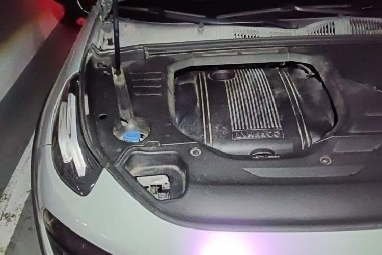 Used Lynk & Co 02 2018 1.5T DCT Two-Wheel Drive Zhaopu Version China V Standard Engine Bay Right