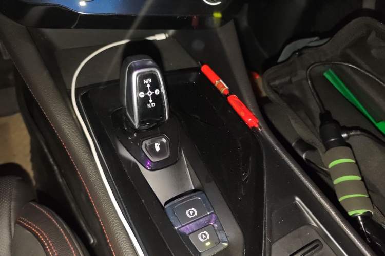 Used Lynk & Co 02 2018 1.5T DCT Two-Wheel Drive Pro Version China V Emission Standard Gear Lever