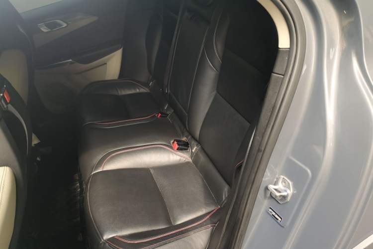 Used Lynk & Co 02 2018 1.5T DCT Two-Wheel Drive Zhaopu Version China V Standard Left Rear Seat