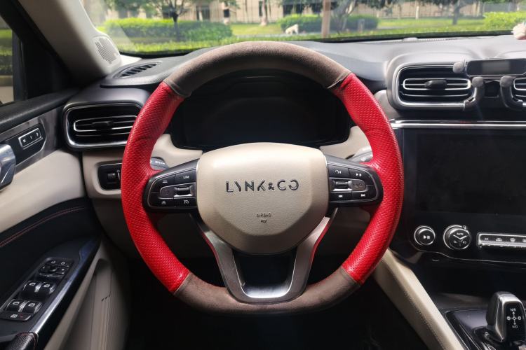 Used Lynk & Co 02 2018 1.5T DCT Two-Wheel Drive Zhaopu Version China V Standard Steering Wheel