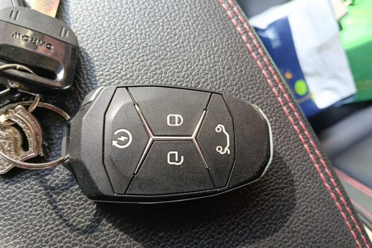 Used Lynk & Co 02 2018 1.5T DCT Two-Wheel Drive Zhaopu Version China V Standard Vehicle Key