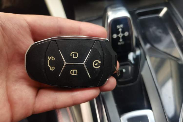 Used Lynk & Co 02 2018 1.5T DCT Two-Wheel Drive Zhaopu Version China V Standard Vehicle Key
