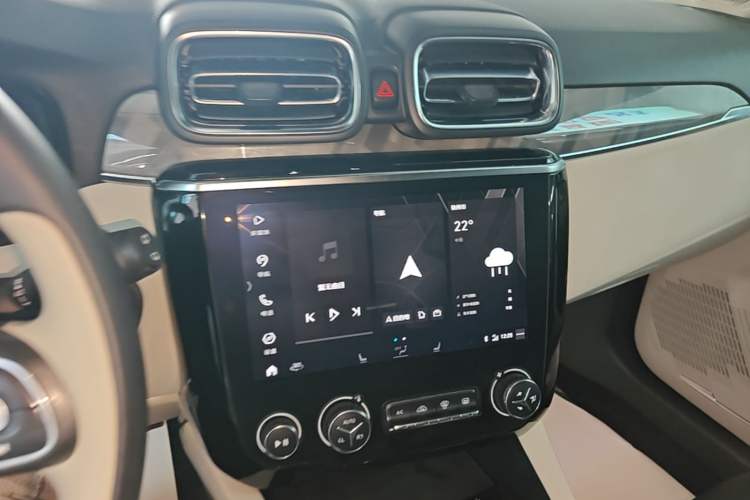 Used Lynk & Co 02 2018 1.5T DCT Two-Wheel Drive Zhaopu Version China V Standard Audio And AC Panel