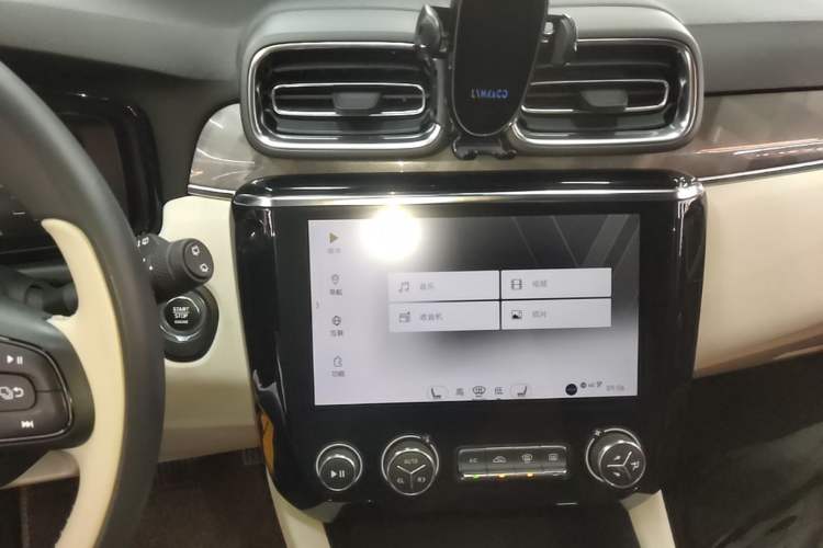 Used Lynk & Co 02 2018 1.5T DCT Two-Wheel Drive Zhaoban China V Standard Audio And AC Panel