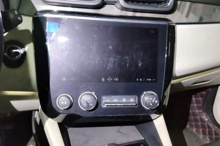 Used Lynk & Co 02 2018 1.5T DCT Two-Wheel Drive Zhaopu Version China V Standard Audio And AC Panel