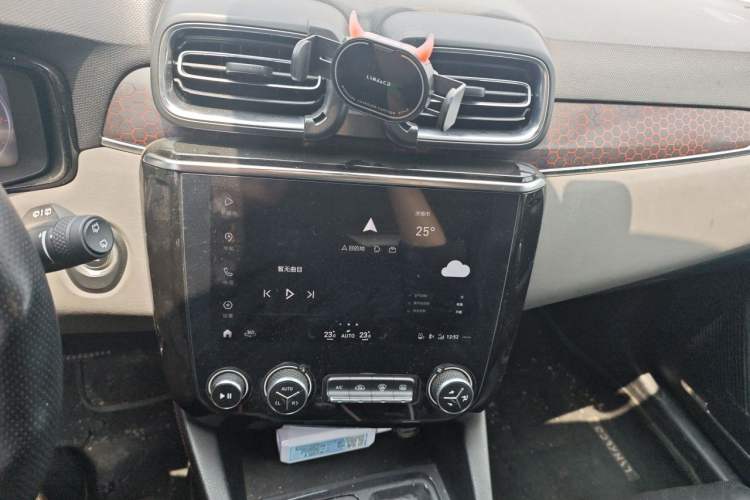Used Lynk & Co 02 2018 1.5T DCT Two-Wheel Drive Pro Version China V Emission Standard Audio And AC Panel