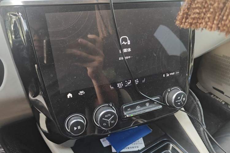 Used Lynk & Co 02 2018 1.5T DCT Two-Wheel Drive Zhaopu Version China V Standard Audio And AC Panel