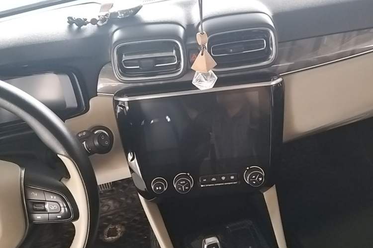 Used Lynk & Co 02 2018 1.5T DCT Two-Wheel Drive Zhaoban China V Standard Audio And AC Panel