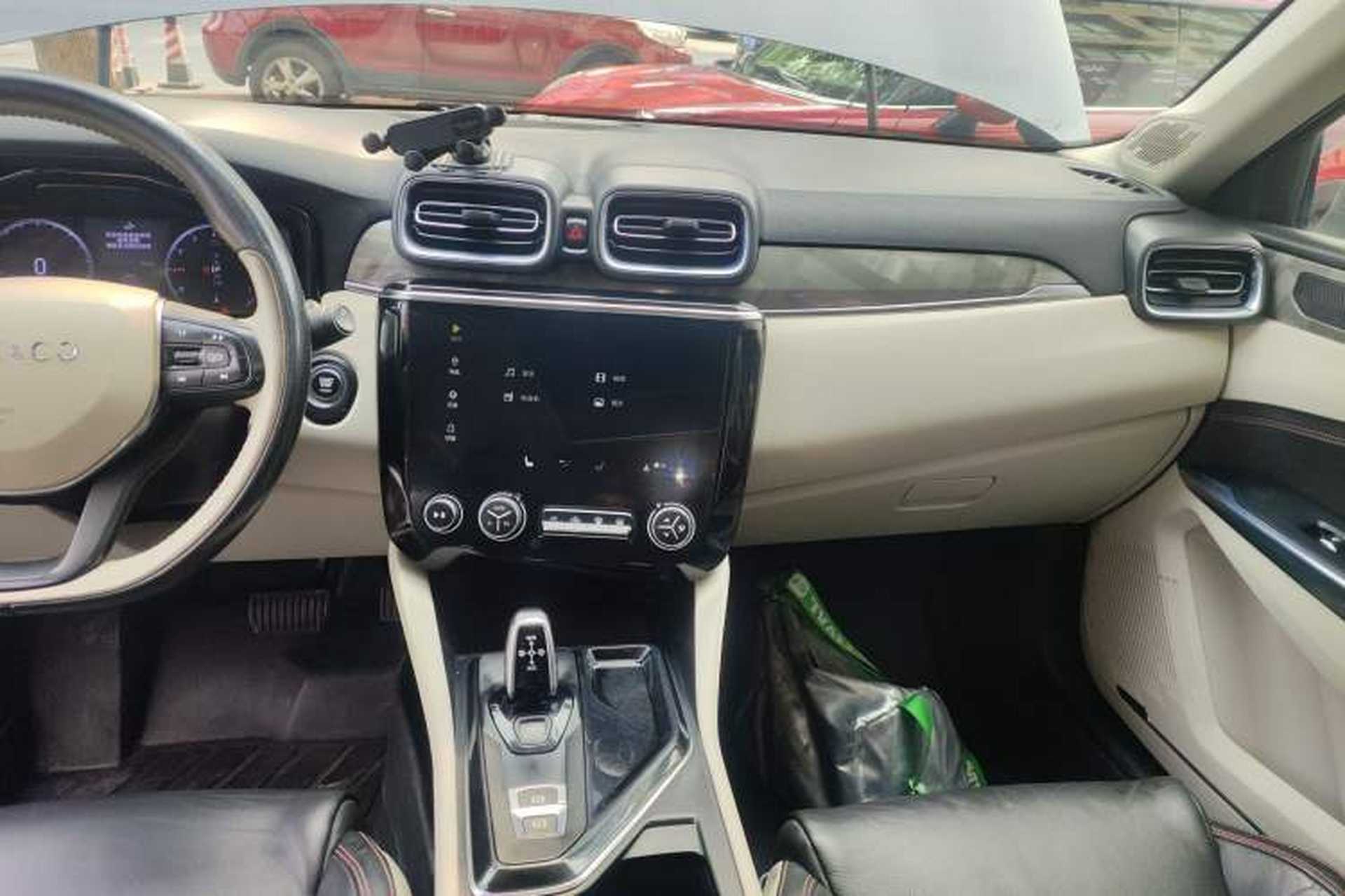 Used Lynk & Co 02 2018 1.5T DCT Two-Wheel Drive Zhaoban China V Standard Audio And AC Panel