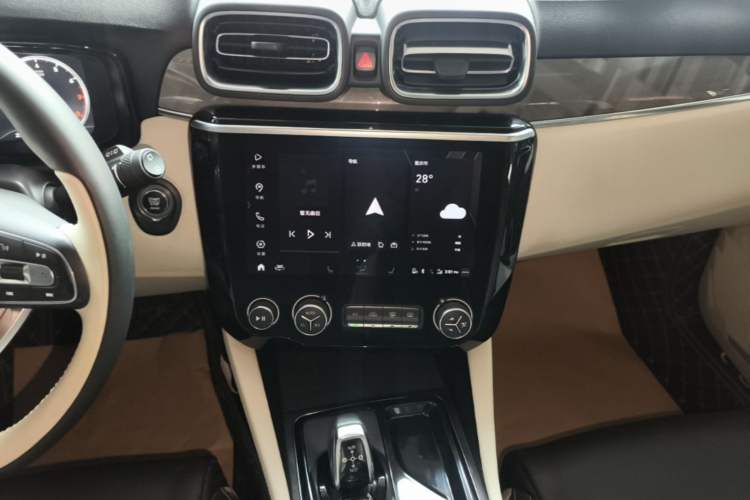 Used Lynk & Co 02 2018 1.5T DCT Two-Wheel Drive Zhaopu Version China V Standard Audio And AC Panel