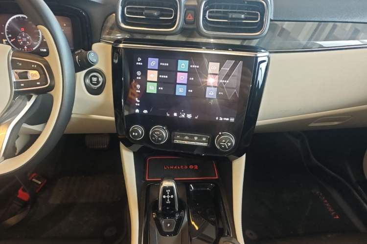 Used Lynk & Co 02 2018 1.5T DCT Two-Wheel Drive Zhaopu Version China V Standard Audio And AC Panel