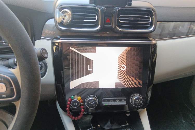 Used Lynk & Co 02 2018 1.5T DCT Two-Wheel Drive Zhaopu Version China V Standard Audio And AC Panel