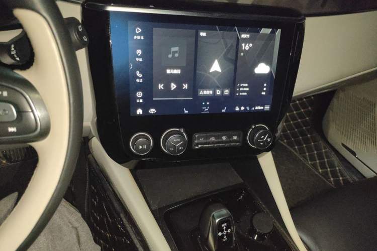 Used Lynk & Co 02 2018 1.5T DCT Two-Wheel Drive Zhaopu Version China V Standard Audio And AC Panel
