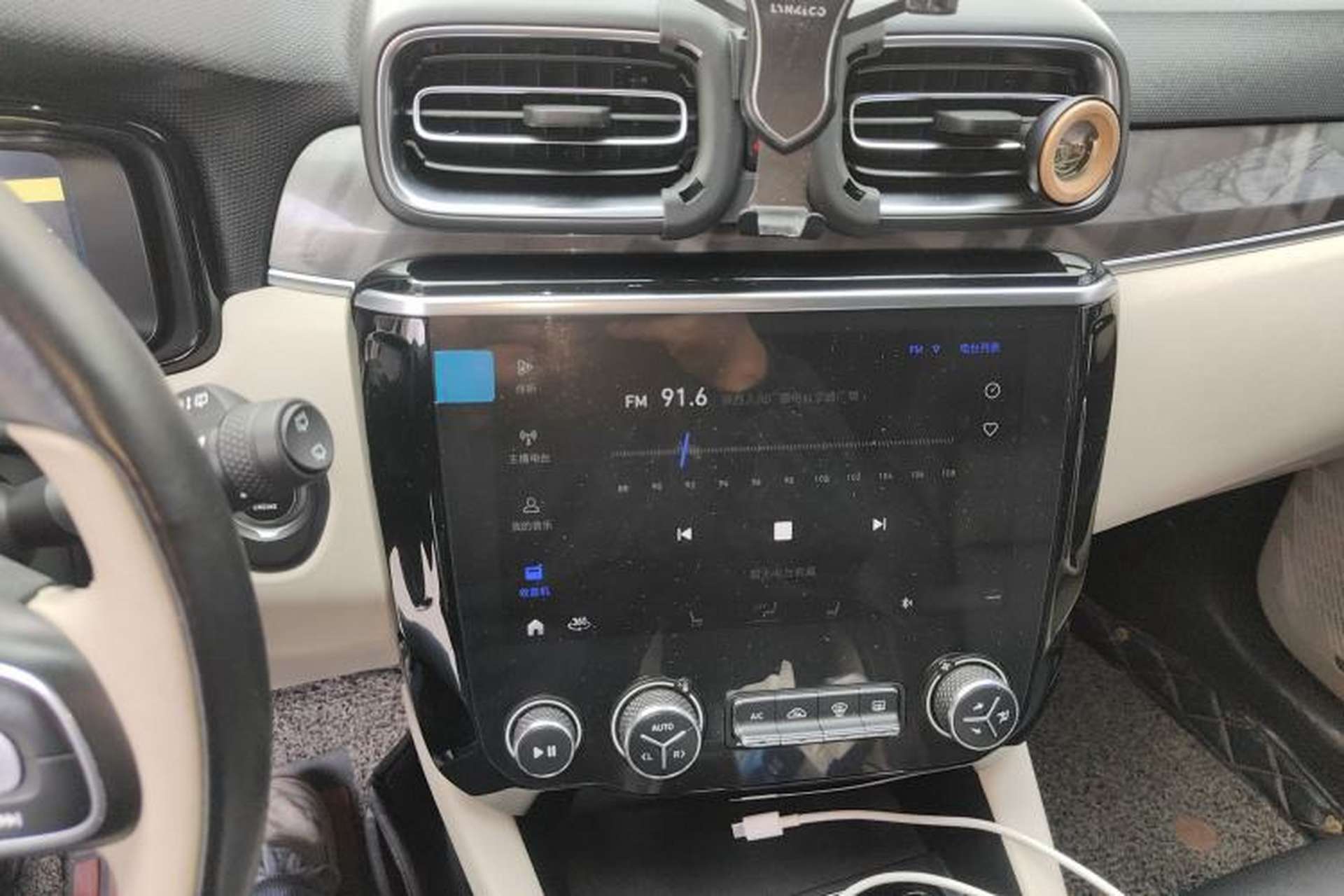 Used Lynk & Co 02 2018 1.5T DCT Two-Wheel Drive Zhaopu Version China V Standard Audio And AC Panel