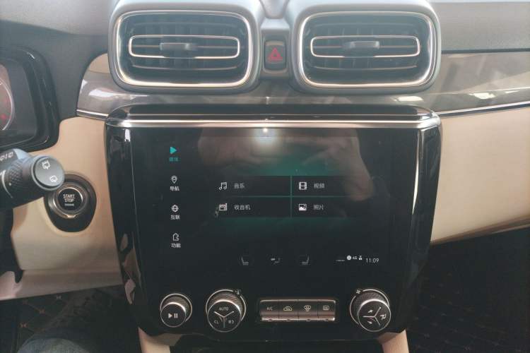 Used Lynk & Co 02 2018 1.5T DCT Two-Wheel Drive Zhaoban China V Standard Audio And AC Panel