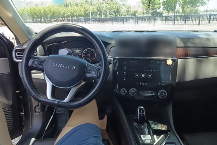 Used Lynk & Co 02 2018 1.5T DCT Two-Wheel Drive Sporty Version China V Standard Center Console
