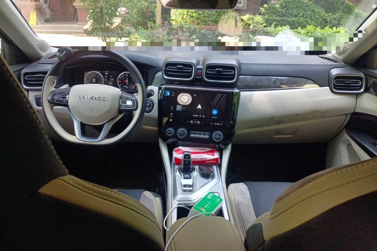 Used Lynk & Co 02 2018 1.5T DCT Two-Wheel Drive Zhaopu Version China V Standard Center Console