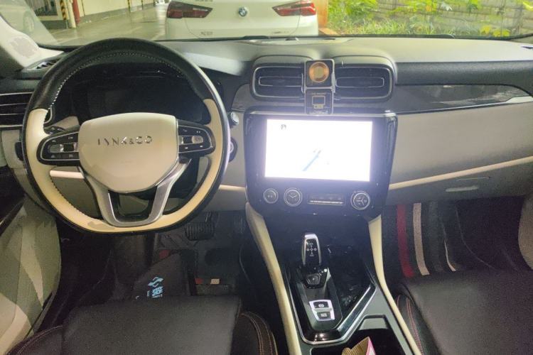 Used Lynk & Co 02 2018 1.5T DCT Two-Wheel Drive Zhaopu Version China V Standard Center Console