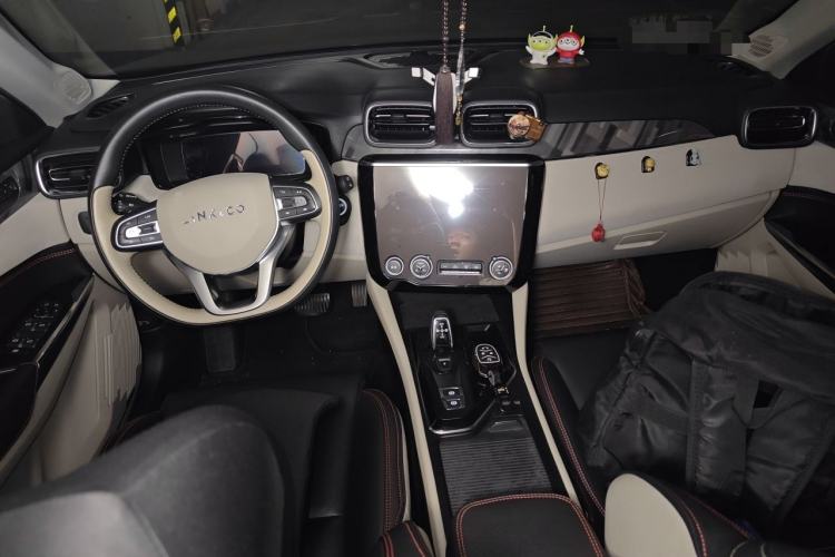 Used Lynk & Co 02 2018 1.5T DCT Two-Wheel Drive Zhaopu Version China V Standard Center Console