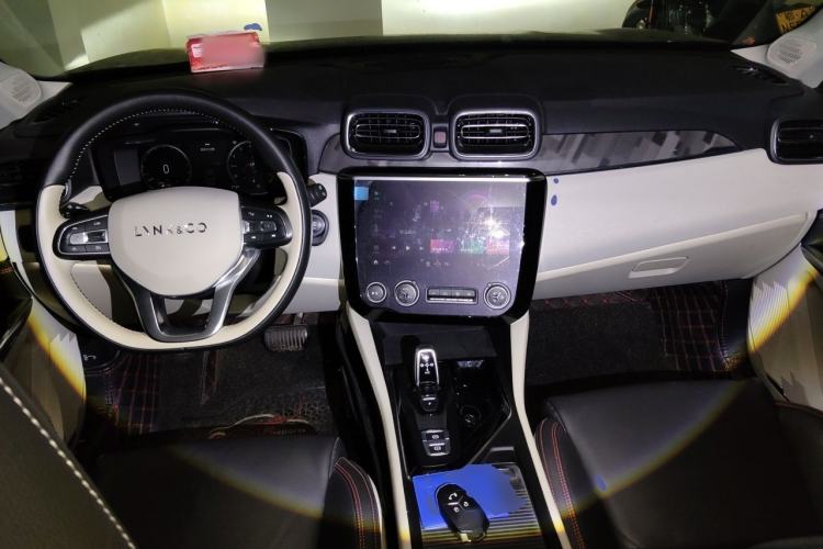 Used Lynk & Co 02 2018 1.5T DCT Two-Wheel Drive Zhaopu Version China V Standard Center Console