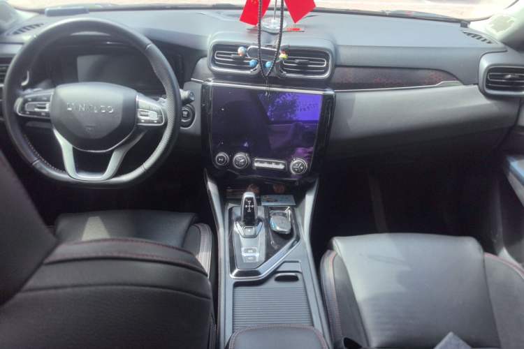 Used Lynk & Co 02 2018 1.5T DCT Two-Wheel Drive Pro Version China V Emission Standard Center Console