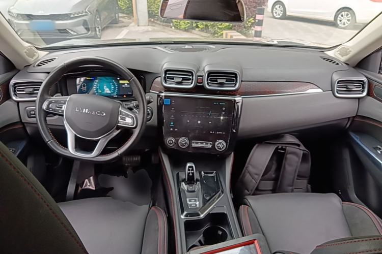 Used Lynk & Co 02 2018 1.5T DCT Two-Wheel Drive Pro Version China V Emission Standard Center Console