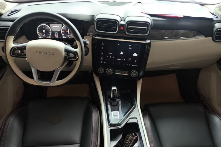 Used Lynk & Co 02 2018 1.5T DCT Two-Wheel Drive Zhaopu Version China V Standard Center Console