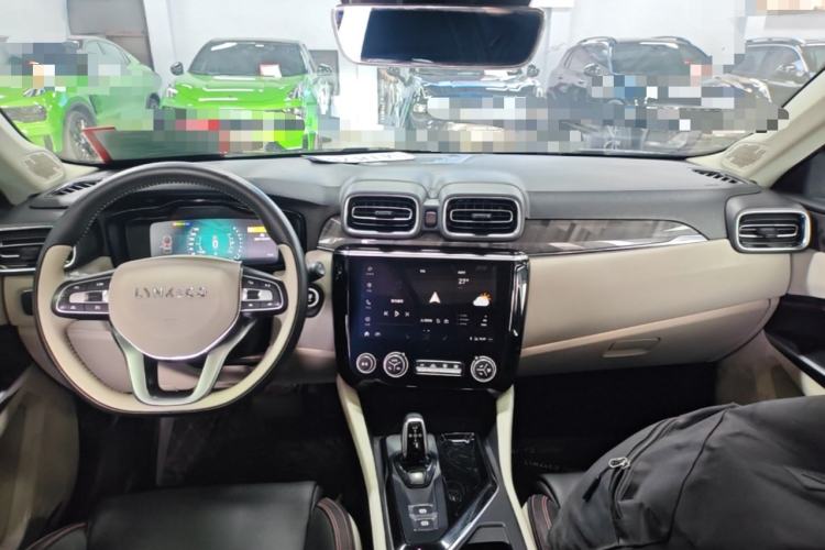 Used Lynk & Co 02 2018 1.5T DCT Two-Wheel Drive Zhaopu Version China V Standard Center Console