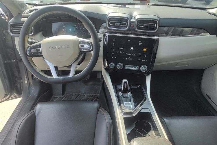 Used Lynk & Co 02 2018 1.5T DCT Two-Wheel Drive Zhaopu Version China V Standard Center Console