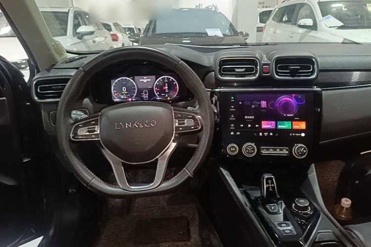 Used Lynk & Co 02 2018 2.0T DCT 4x4 Sport Pro Edition China V Standard Center Console
