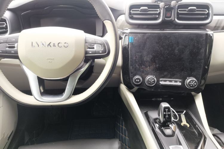 Used Lynk & Co 02 2018 1.5T DCT Two-Wheel Drive Zhaopu Version China V Standard Center Console