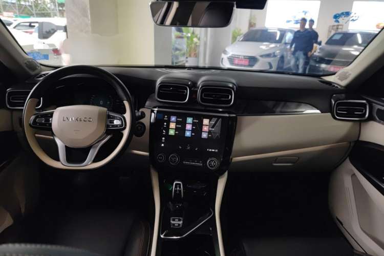 Used Lynk & Co 02 2018 1.5T DCT Two-Wheel Drive Zhaopu Version China V Standard Center Console