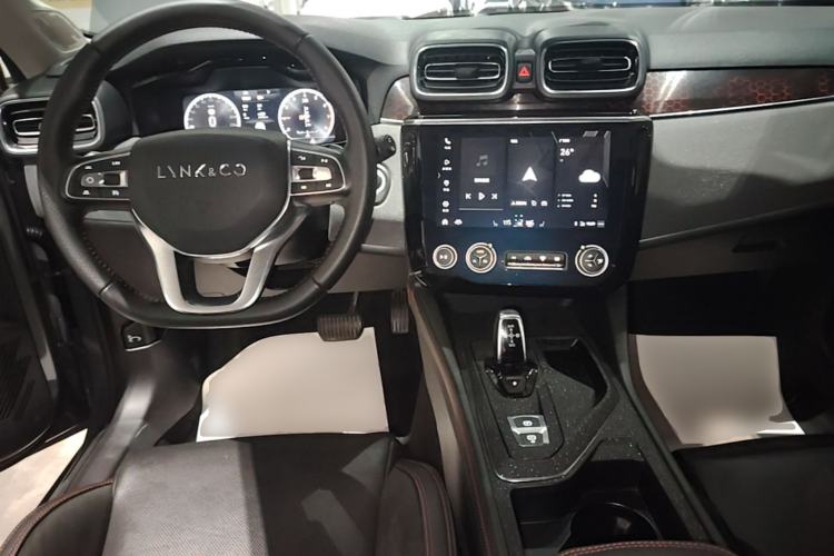 Used Lynk & Co 02 2018 1.5T DCT Two-Wheel Drive Pro Version China V Emission Standard Center Console