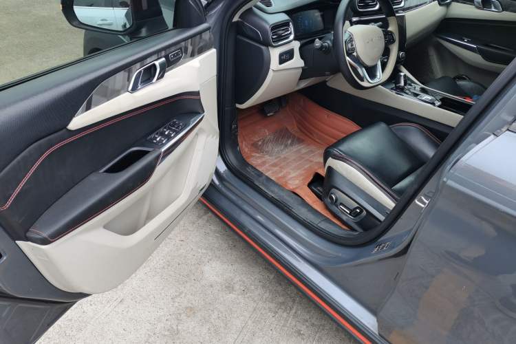 Used Lynk & Co 02 2018 1.5T DCT Two-Wheel Drive Zhaopu Version China V Standard Driver Seat