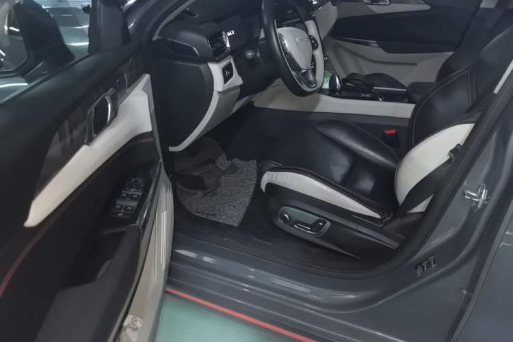 Used Lynk & Co 02 2018 1.5T DCT Two-Wheel Drive Zhaopu Version China V Standard Driver Seat
