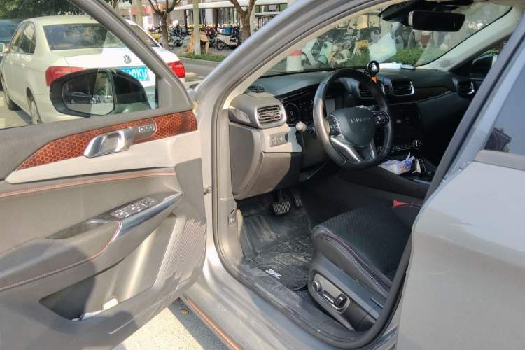 Used Lynk & Co 02 2018 1.5T DCT Two-Wheel Drive Pro Version China V Emission Standard Driver Seat