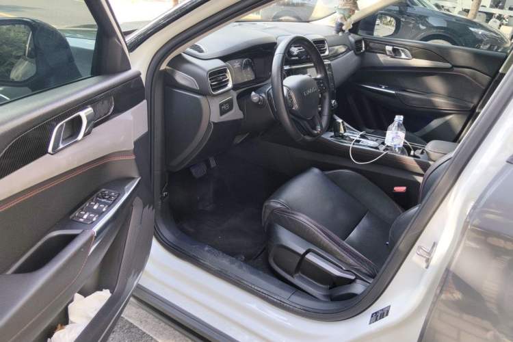 Used Lynk & Co 02 2018 1.5T DCT Two-Wheel Drive Sporty Version China V Standard Driver Seat