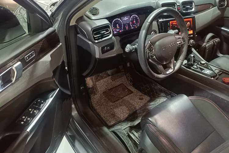 Used Lynk & Co 02 2018 2.0T DCT 4x4 Sport Pro Edition China V Standard Driver Seat