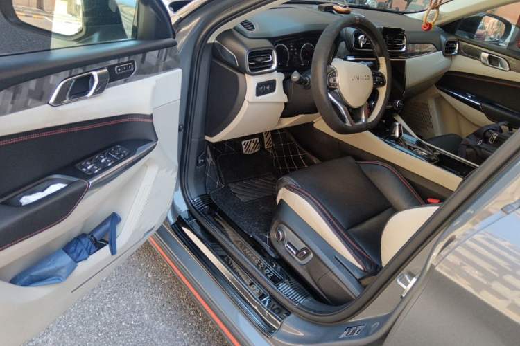 Used Lynk & Co 02 2018 1.5T DCT Two-Wheel Drive Zhaopu Version China V Standard Driver Seat