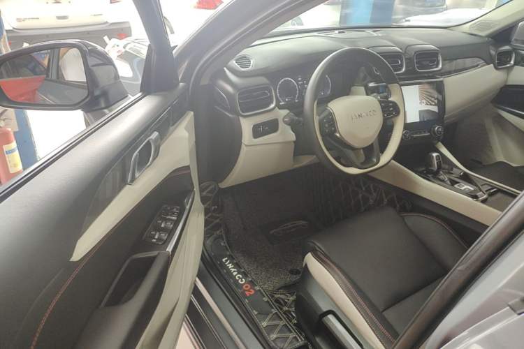 Used Lynk & Co 02 2018 1.5T DCT Two-Wheel Drive Zhaoban China V Standard Driver Seat