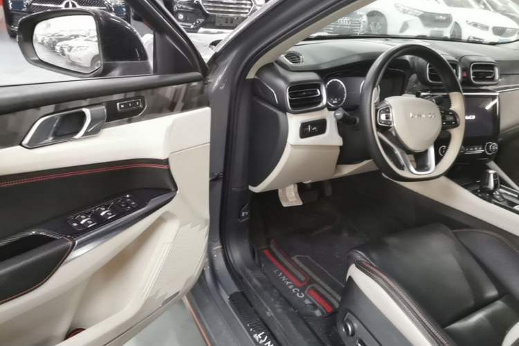 Used Lynk & Co 02 2018 1.5T DCT Two-Wheel Drive Zhaopu Version China V Standard Driver Seat