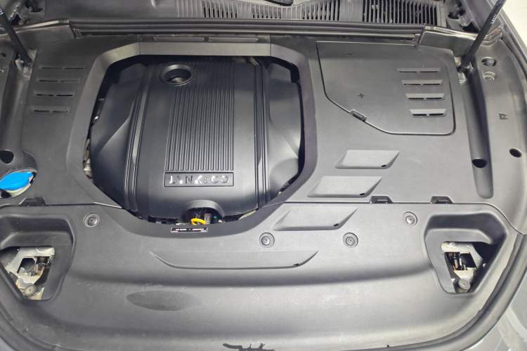 Used Lynk & Co 02 2018 1.5T DCT Two-Wheel Drive Zhaopu Version China V Standard Engine Bay