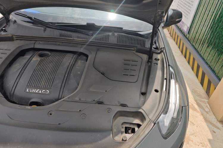 Used Lynk & Co 02 2018 1.5T DCT Two-Wheel Drive Pro Version China V Emission Standard Engine Bay Left