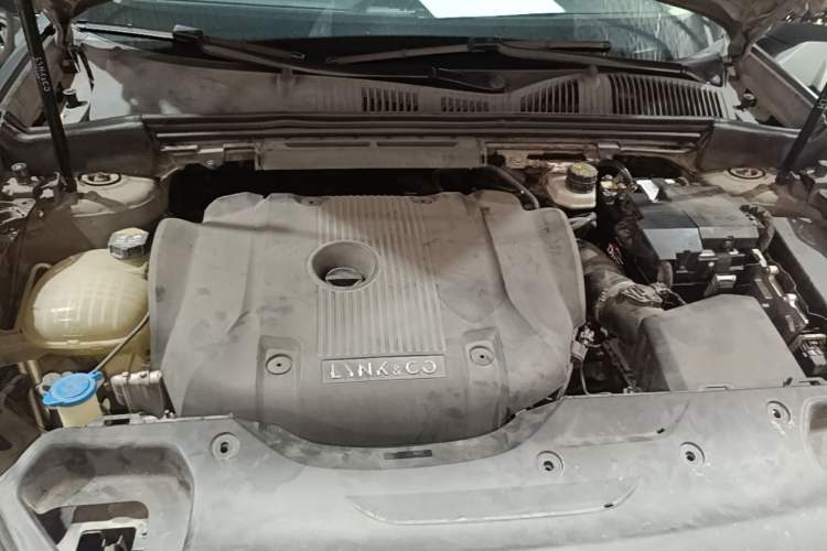 Used Lynk & Co 02 2018 2.0T DCT 4x4 Sport Pro Edition China V Standard Engine Bay