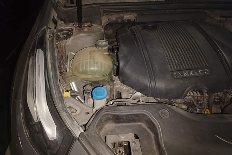Used Lynk & Co 02 2018 1.5T DCT Two-Wheel Drive Zhaopu Version China V Standard Engine Bay Right