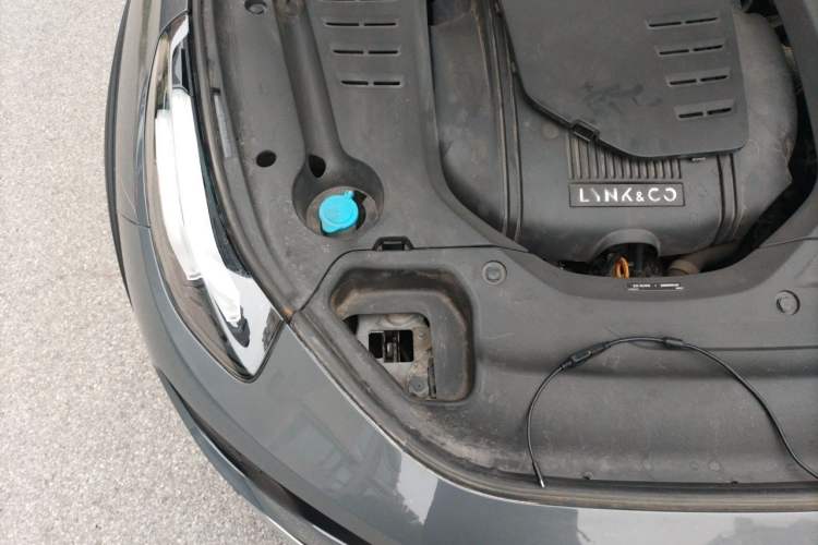 Used Lynk & Co 02 2018 1.5T DCT Two-Wheel Drive Pro Version China V Emission Standard Engine Bay Right