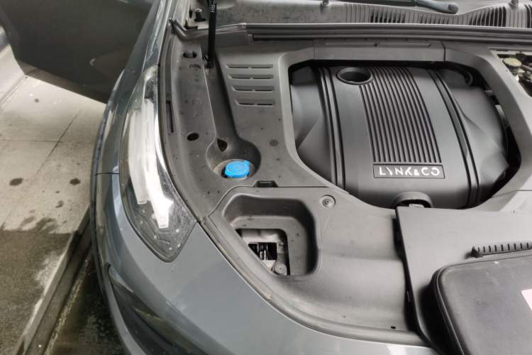 Used Lynk & Co 02 2018 1.5T DCT Two-Wheel Drive Zhaoban China V Standard Engine Bay Right