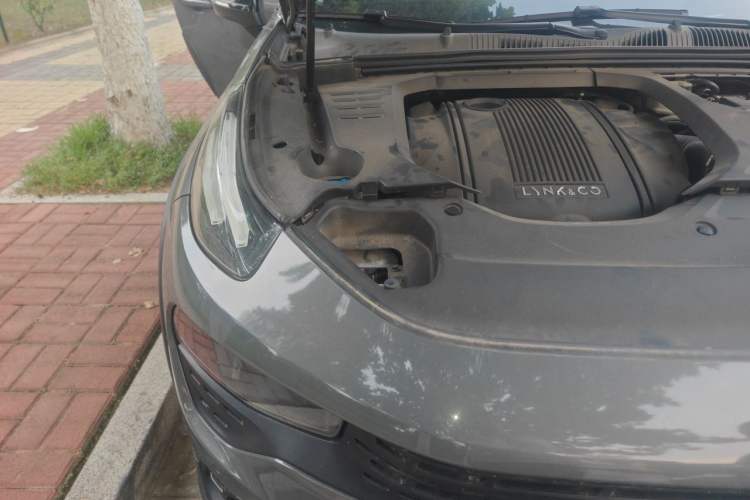 Used Lynk & Co 02 2018 1.5T DCT Two-Wheel Drive Pro Version China V Emission Standard Engine Bay Right