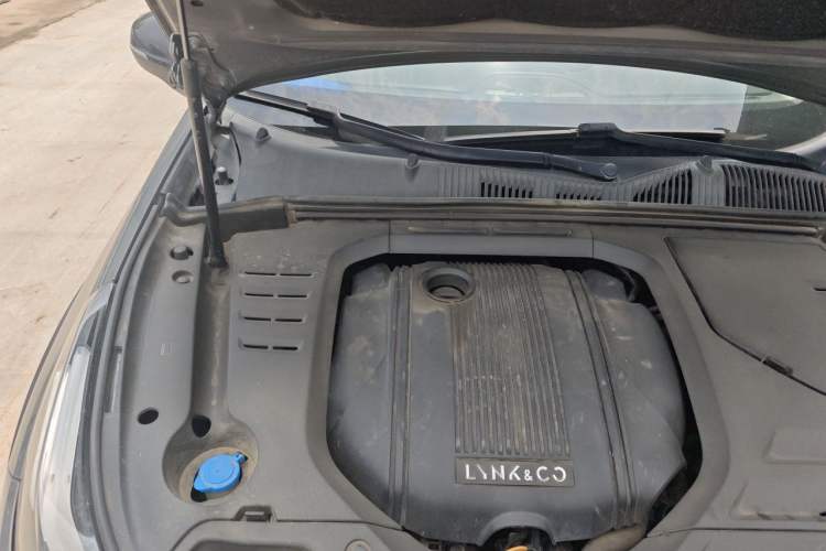 Used Lynk & Co 02 2018 1.5T DCT Two-Wheel Drive Pro Version China V Emission Standard Engine Bay Right