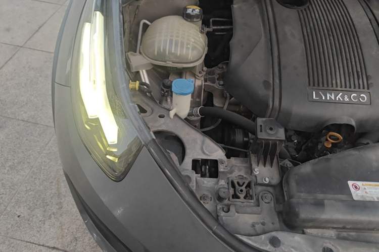 Used Lynk & Co 02 2018 1.5T DCT Two-Wheel Drive Zhaopu Version China V Standard Engine Bay Right